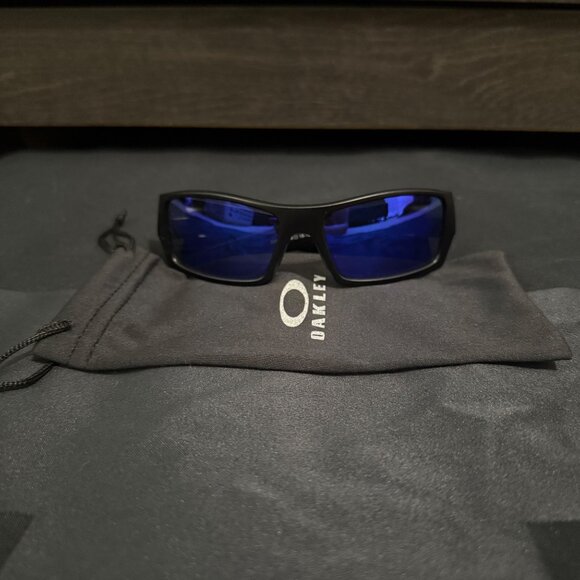 NEW Oakley Gascan Mens Sunglasses 9014 Blue Reflective Lenses - Picture 8 of 10